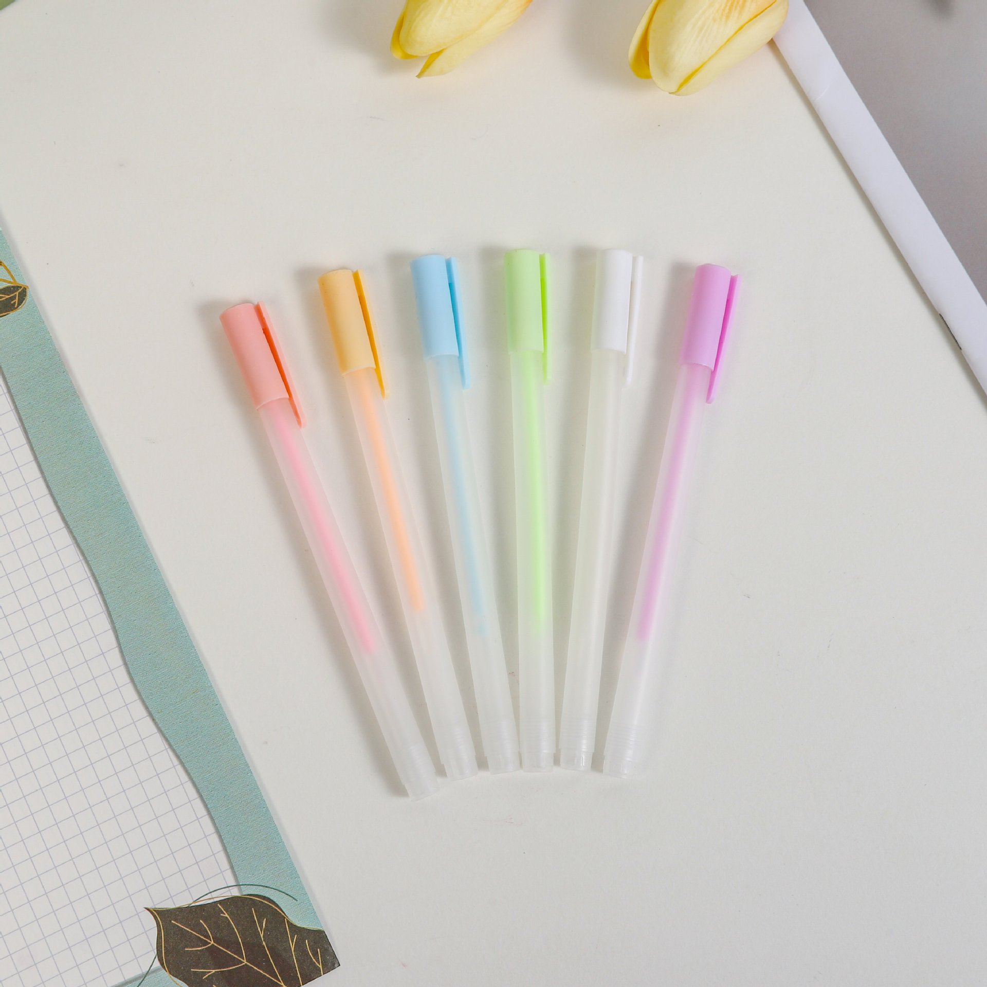 Specializing in the production of little glue pen color cover maiden heart student glue pen hand account special 20 seconds quick drying wholesale