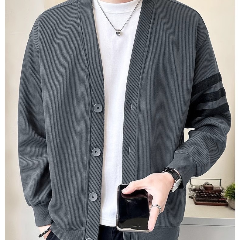 Men's Knitted Cardigan Jacket Is Privately Customized with Drawings and Samples