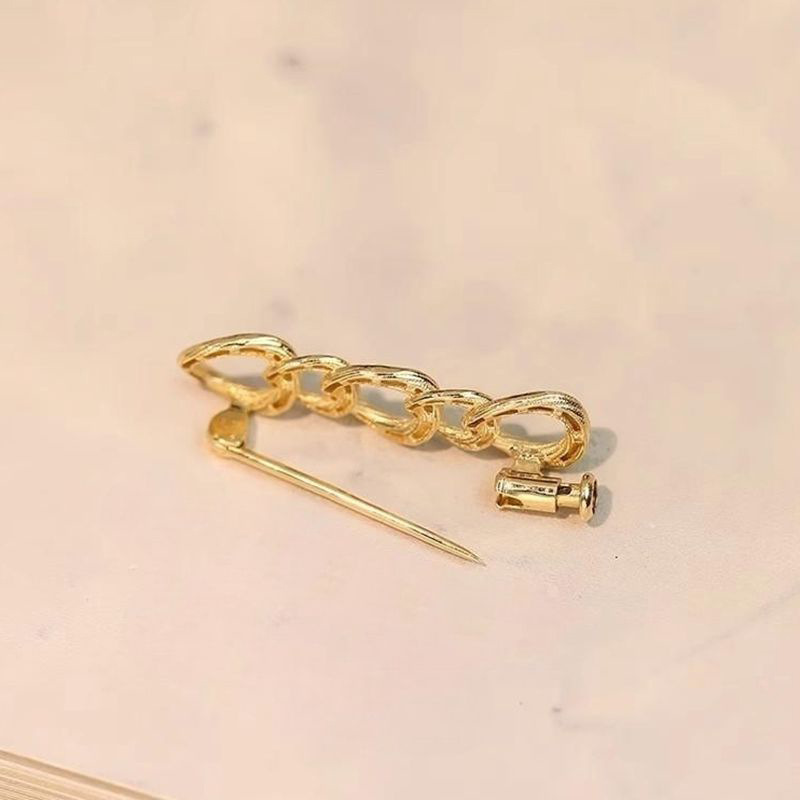 18K Gold Brushed Chain Ring Brooch Pendant, Fashionable and Versatile, High-End Universal Plain Gold Anti-Exposure Pin Brooch