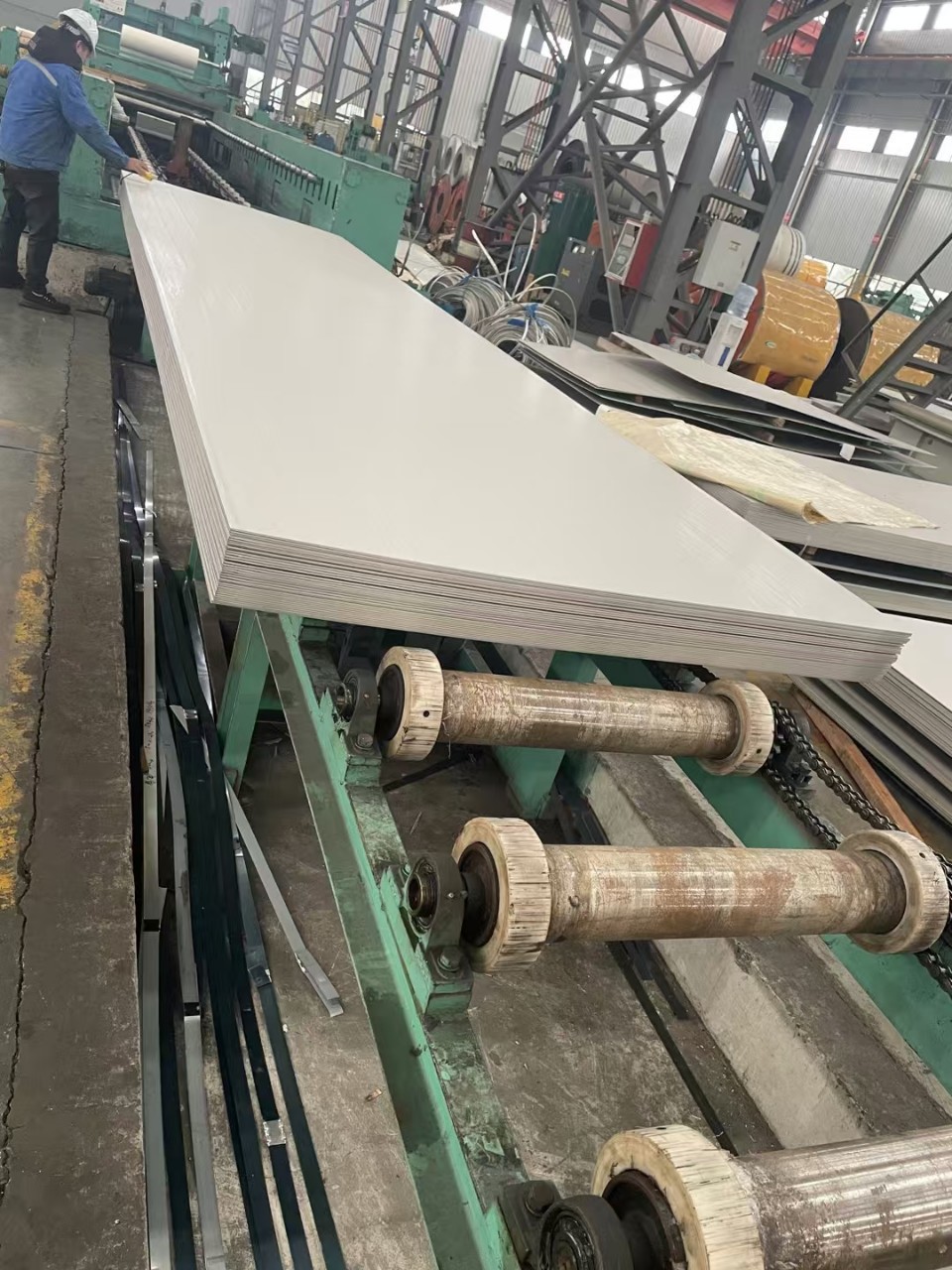 New Cold Rolled Coil 304 + 201 + 304 Stainless Steel Composite Plate Kaiping ​ Thickness 1-3 Need to Contact