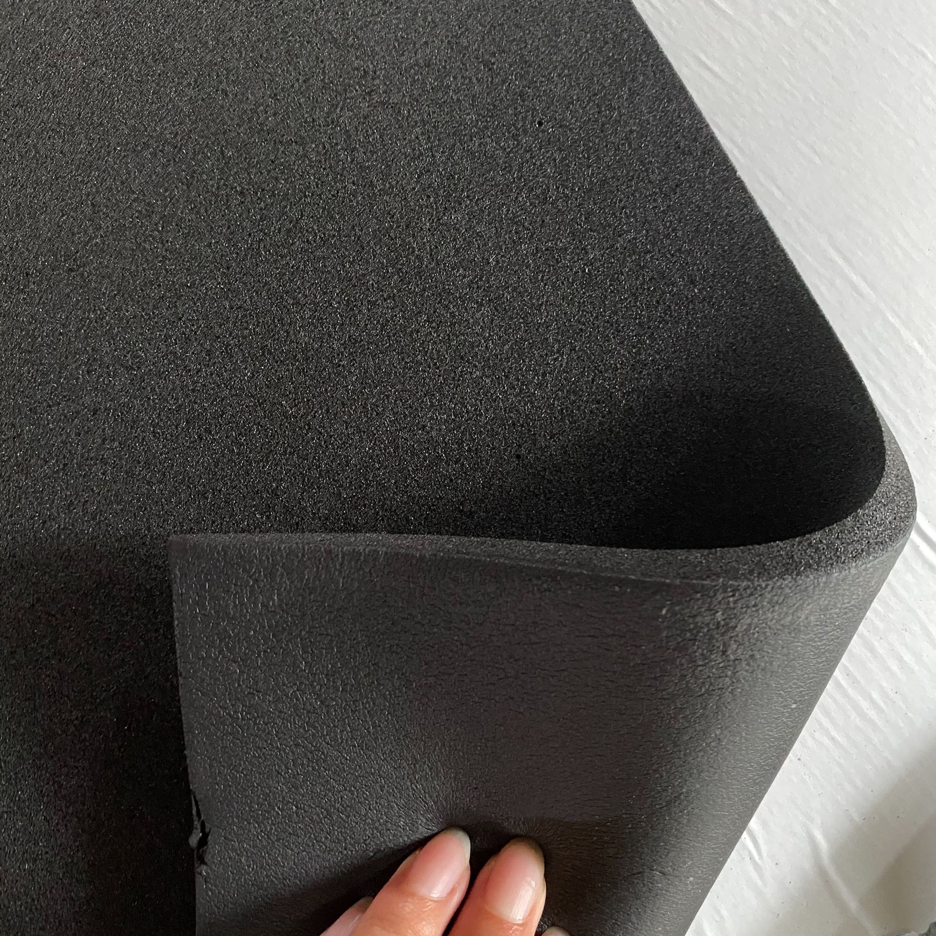 Rubber and Plastic Insulation Cotton Wall Roof Insulation Board Flame Retardant Rubber and Plastic Board Fireproof Insulation Sound Insulation Rubber and Plastic Insulation Board Wholesale