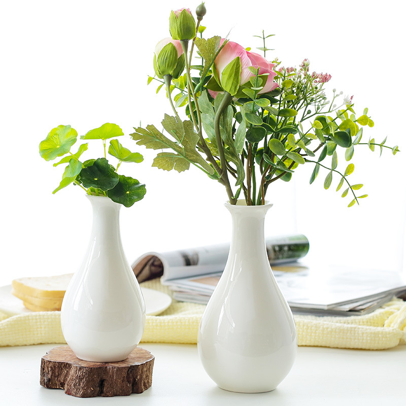 Chinese Classical Ceramic Flower Insert Sheep Fat Jade White Porcelain Flower Vase for Living Room Desktop Entrance Office Bedroom Decorative Small Vase