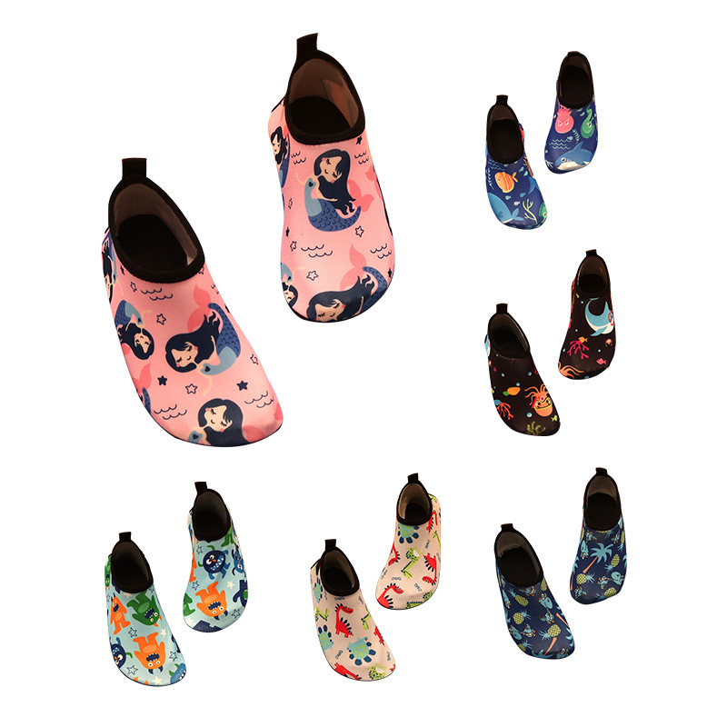 Оптовая продажа детских мультяшных уличных трекинговых обувь, дышащие нескользящие пляжные носки, домашние носки для босых ног