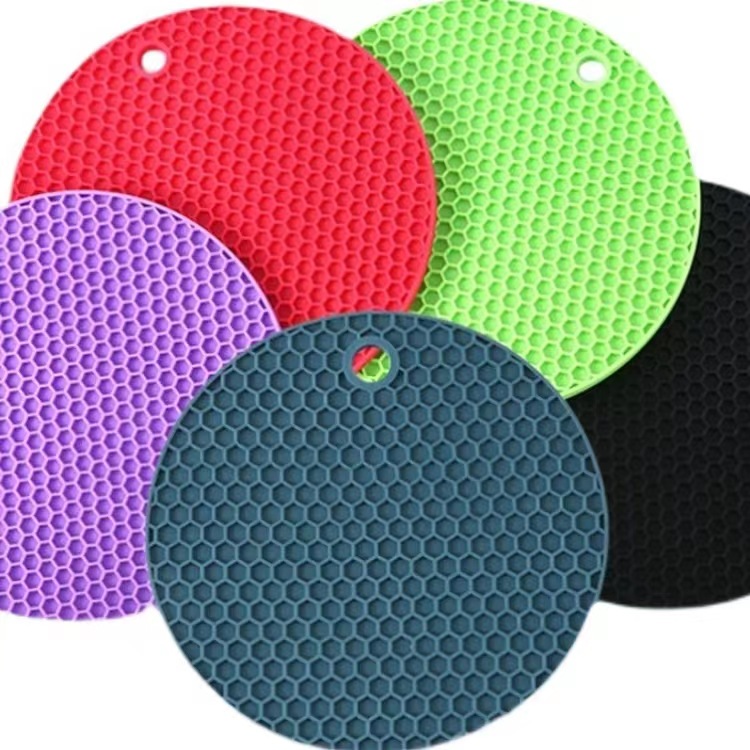 Factory direct non-slip anti-scald silicone pad honeycomb insulation pad Kitchen Daily necessities silicone supplies