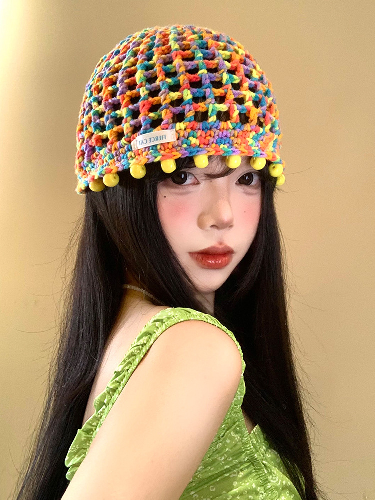Цветная вязаная шляпа с бусинами для женщин лето 2025 новая тонкая дышащая шляпа с открытым лицом