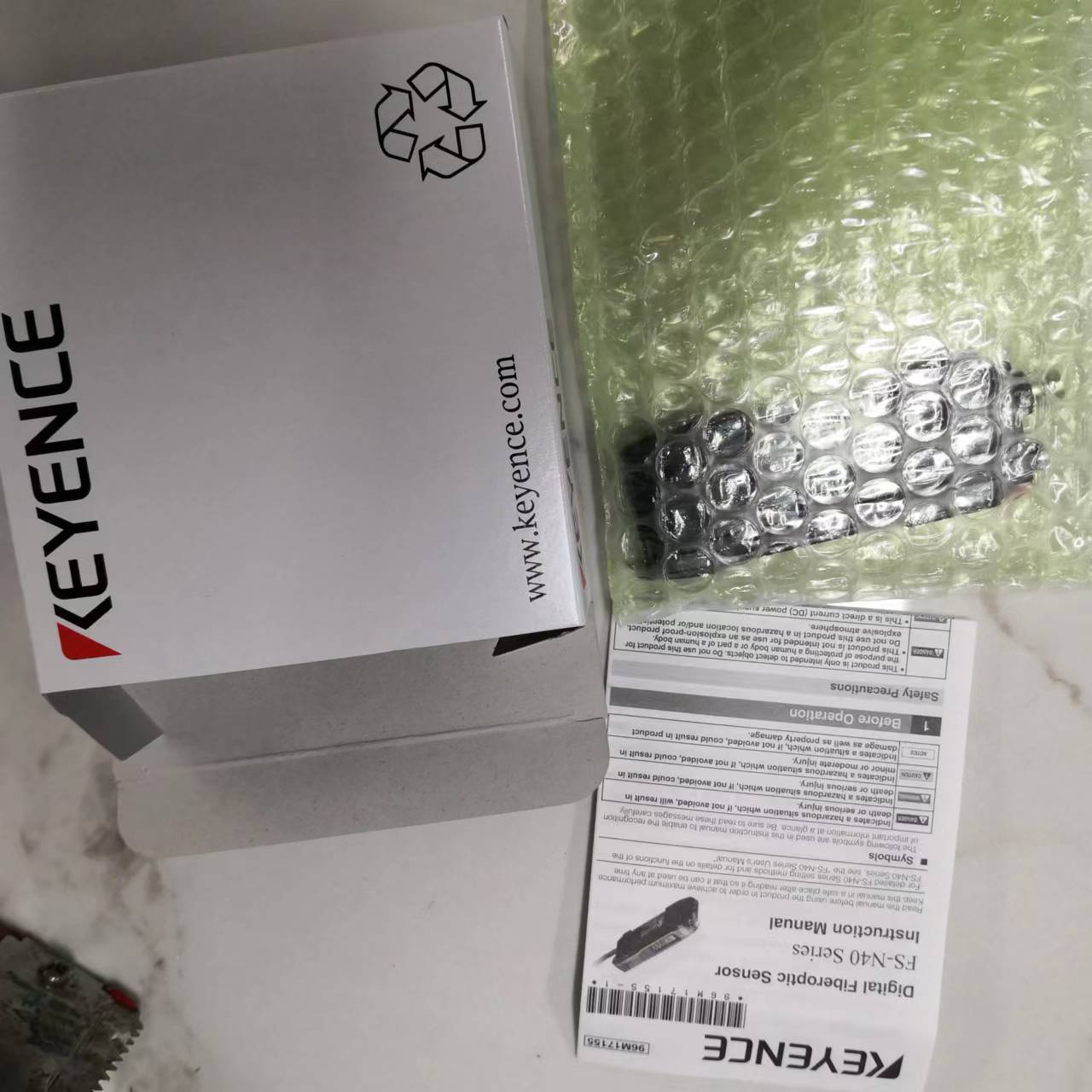 Keyence Fiber Amplifier Fs-V11 Brand New Genuine Fs-V11P Fs-V31 Stable Performance Spot Supply