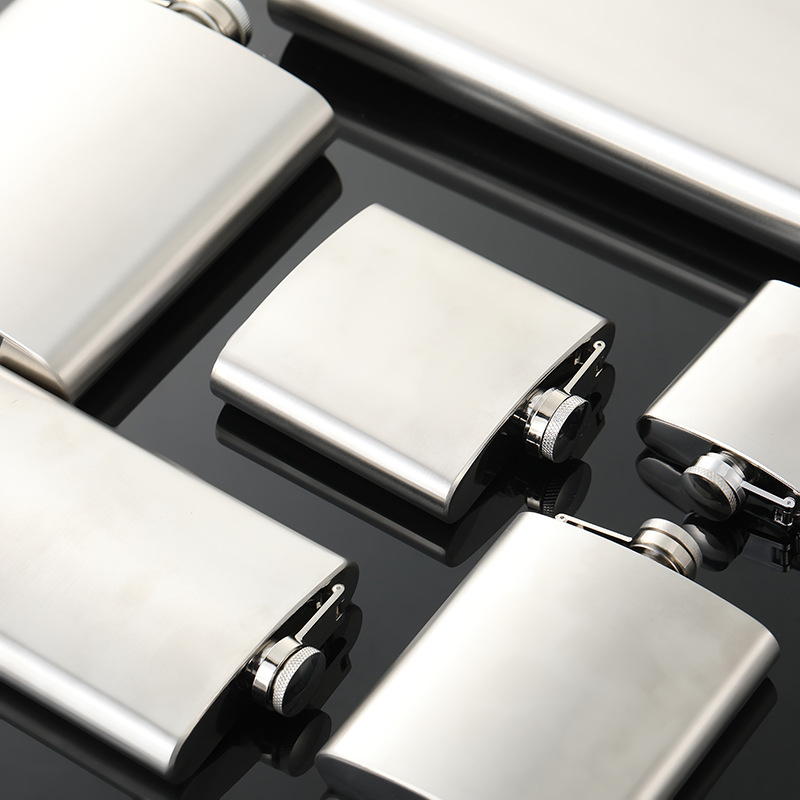 Thick 304 stainless steel small wine pot high-end 201 portable wine pot outdoor portable flat wine bottle 1-128oz