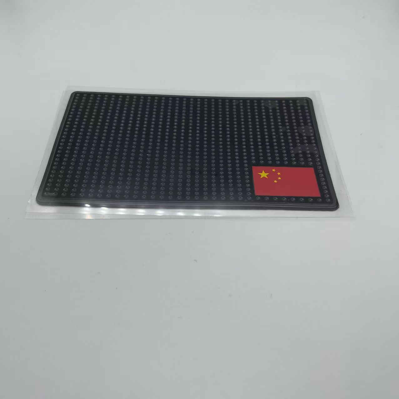 Thickened PU car anti-slip mat mobile phone car perfume decoration anti-slip mat large high temperature resistant car anti-slip supplies