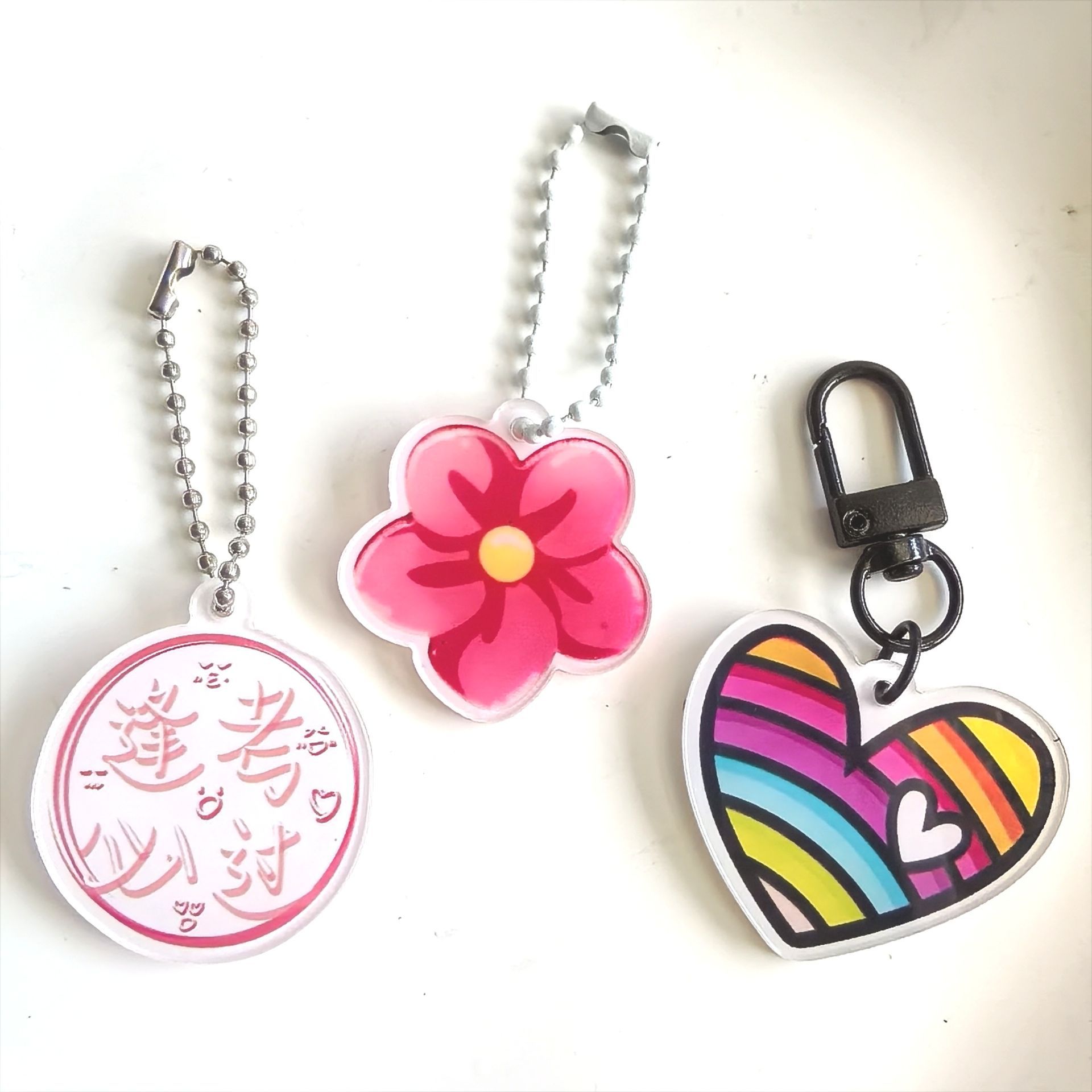 Welcome to Make Cartoon Patterns, Acrylic Brooches, Badges, Adhesive-Backed Name Tags, Keychains, Hairpins, Small Accessories