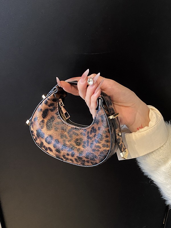 модная сумка в нишевом дизайне, милая мини-сумка, женская сумка в западном стиле, новая портативная сумка в форме полумесяца 2024 года