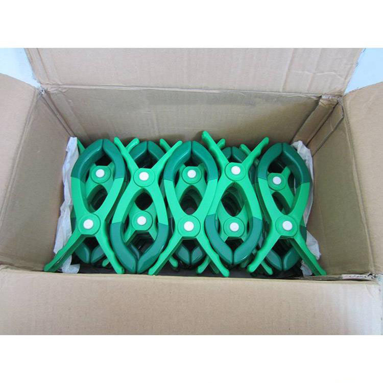 Зажим для изоляционного одеяла с кожаным чехлом 05 типа. Специальный зажим для фиксации изоляционного одеяла. Легко зажимается без повреждения одеяла