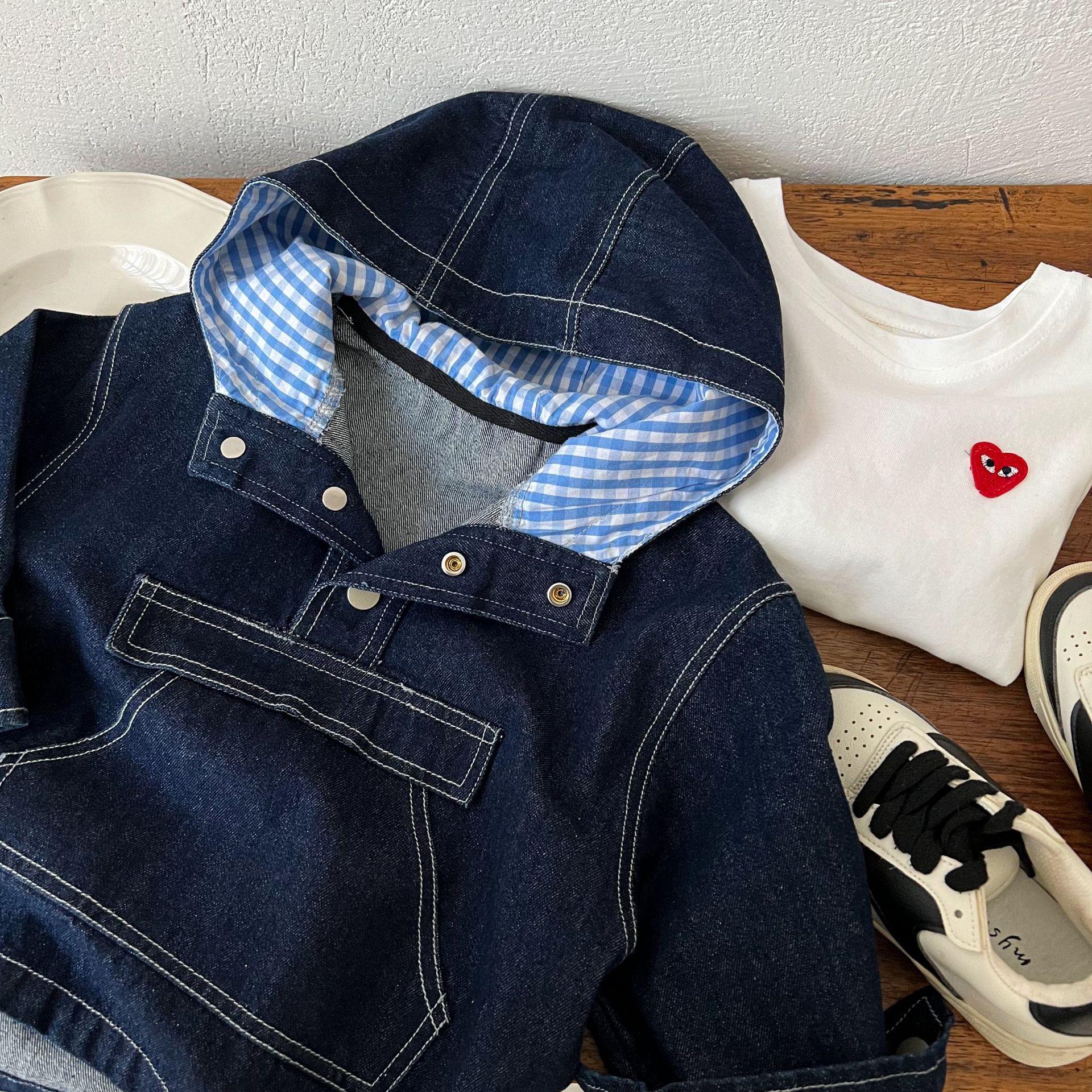 Children's Outwear 2025 Squinting Eyes Autum New Pure Color Denim Pullover for Boys and Girls Baby Hooded Outwear Trendy