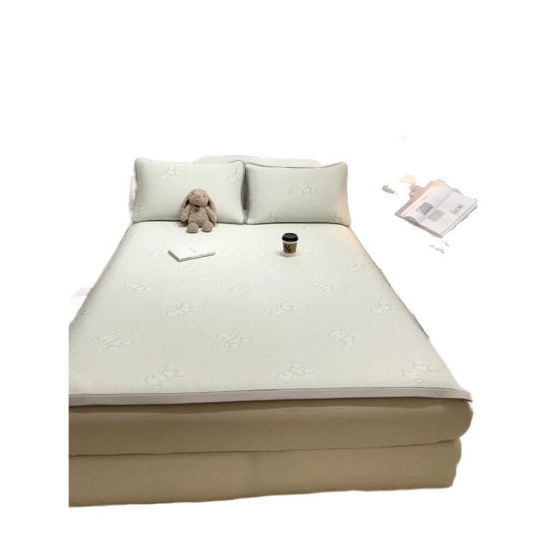 2025 three-piece mat mat mat jacquard small ice bear pillowcase new cool silk mat