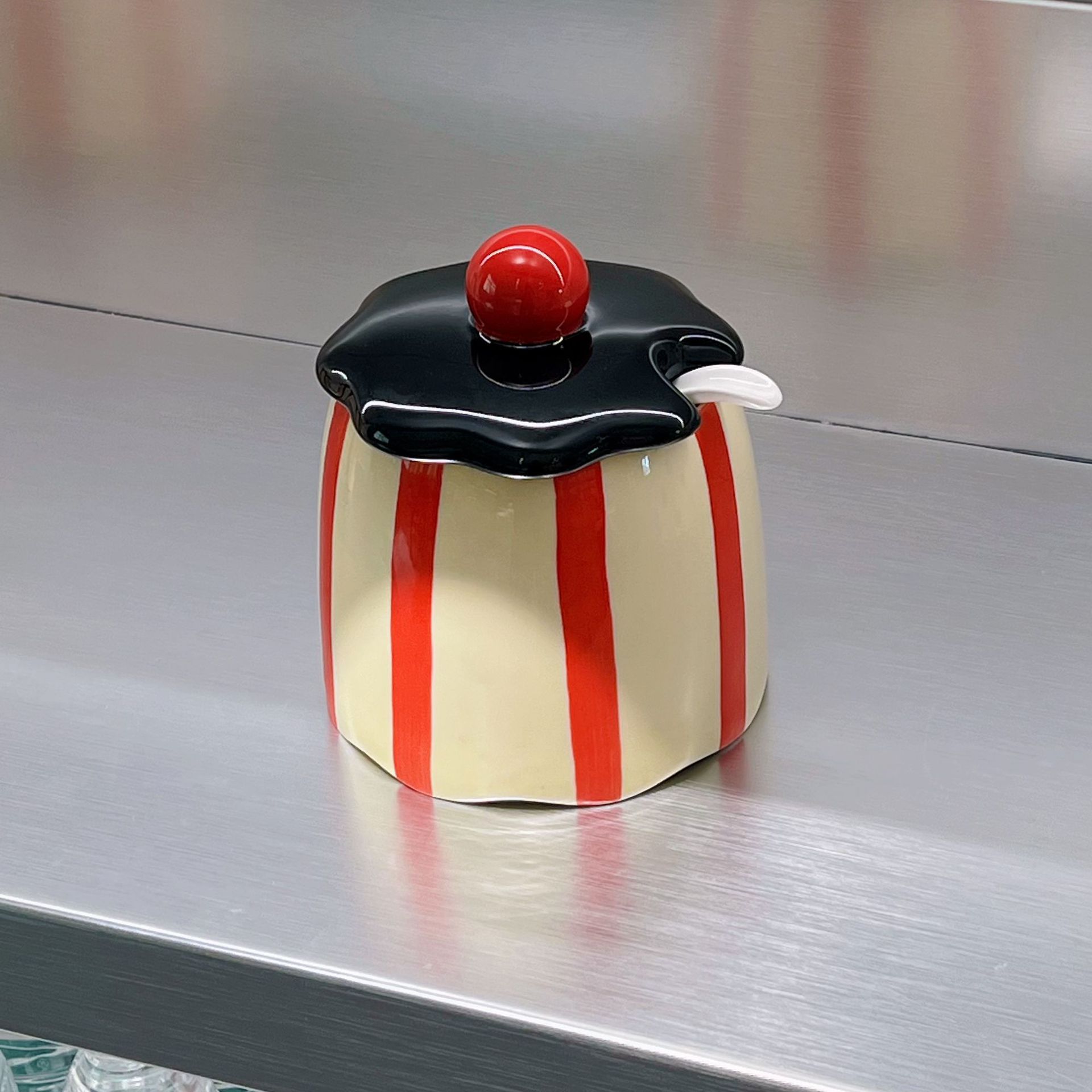 New Polka Dot Striped Color-Blocking Lard Oil Jar for Home Use, High-Temperature Resistant Striped Jar with Spoon, Kitchen Chili Ceramic Jar
