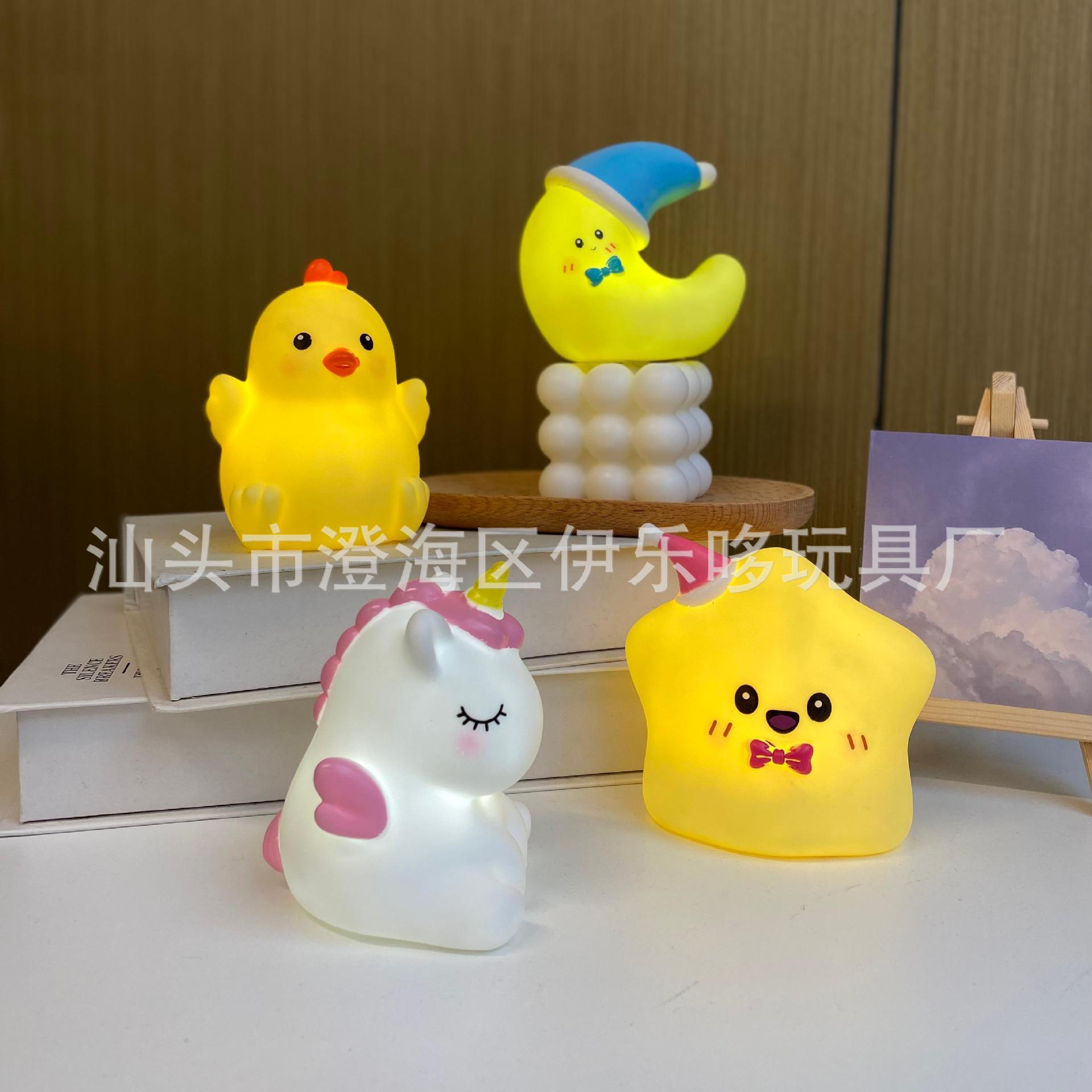 Vinyl Cartoon Animal Luminous Bedside Decoration Bedroom Night Light Cute Red Panda Night Market Cross-Border Gift Wholesale