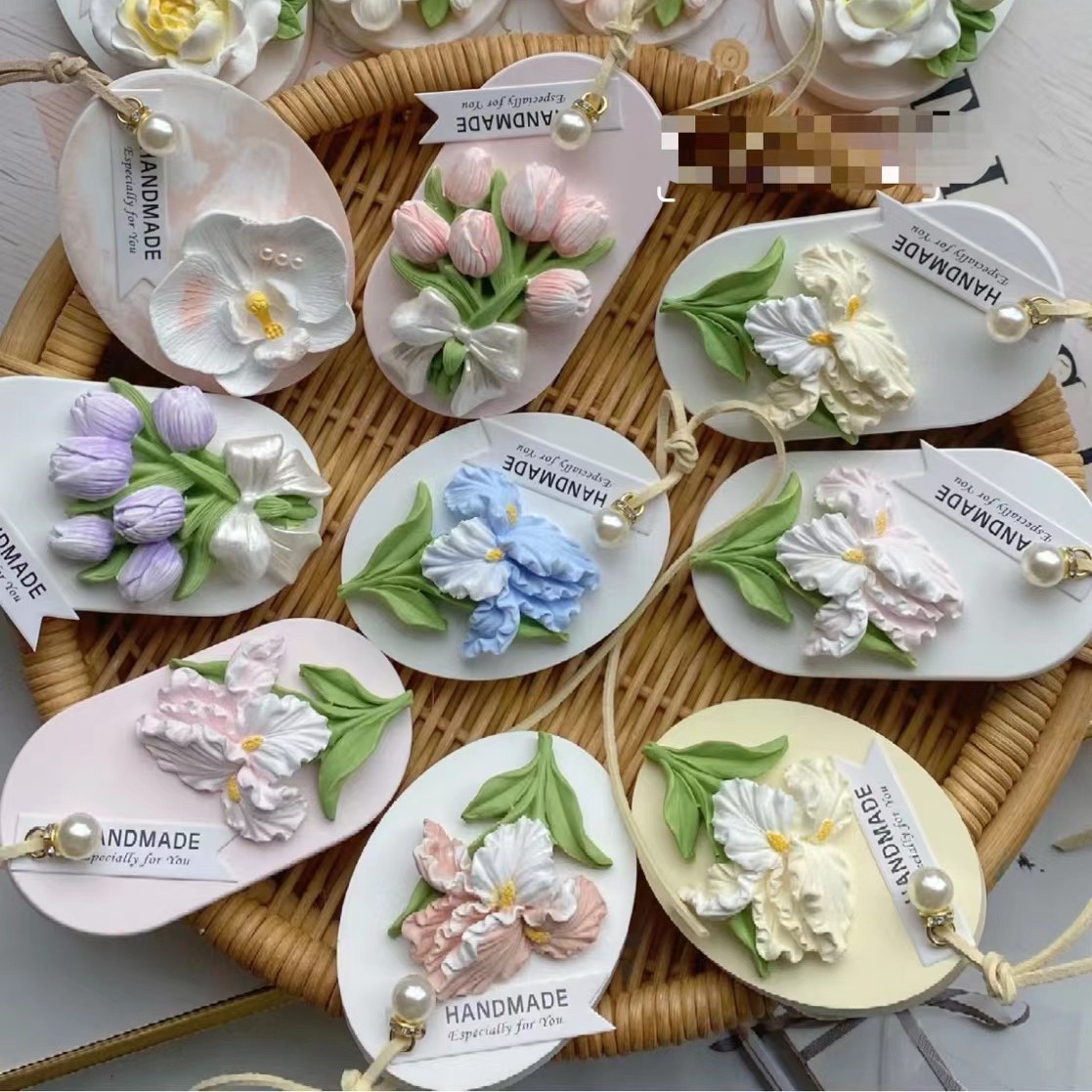 New Aromatherapy Gypsum Car Hanging White Embryo Flower Brand Hand-painted DIY Gift Can Drop Essential Oil as Fragrant Stone