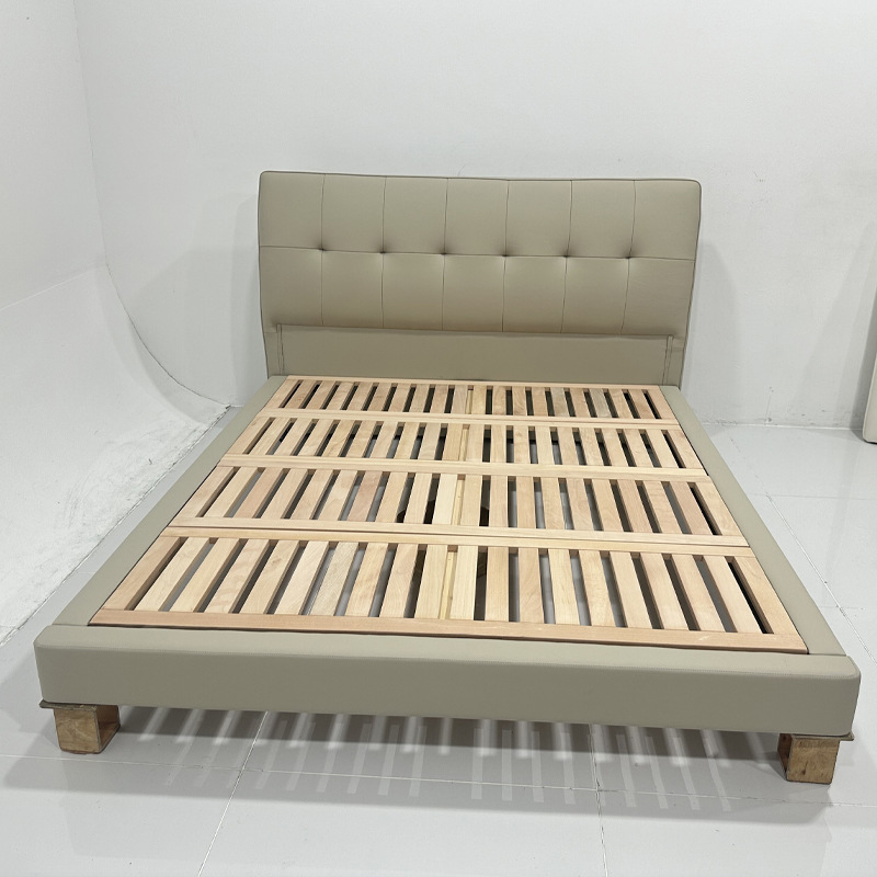 Modern simple light luxury chocolate bed Italian Minimalist soft bed leather bed Beech row skeleton solid wood bed real leather bed