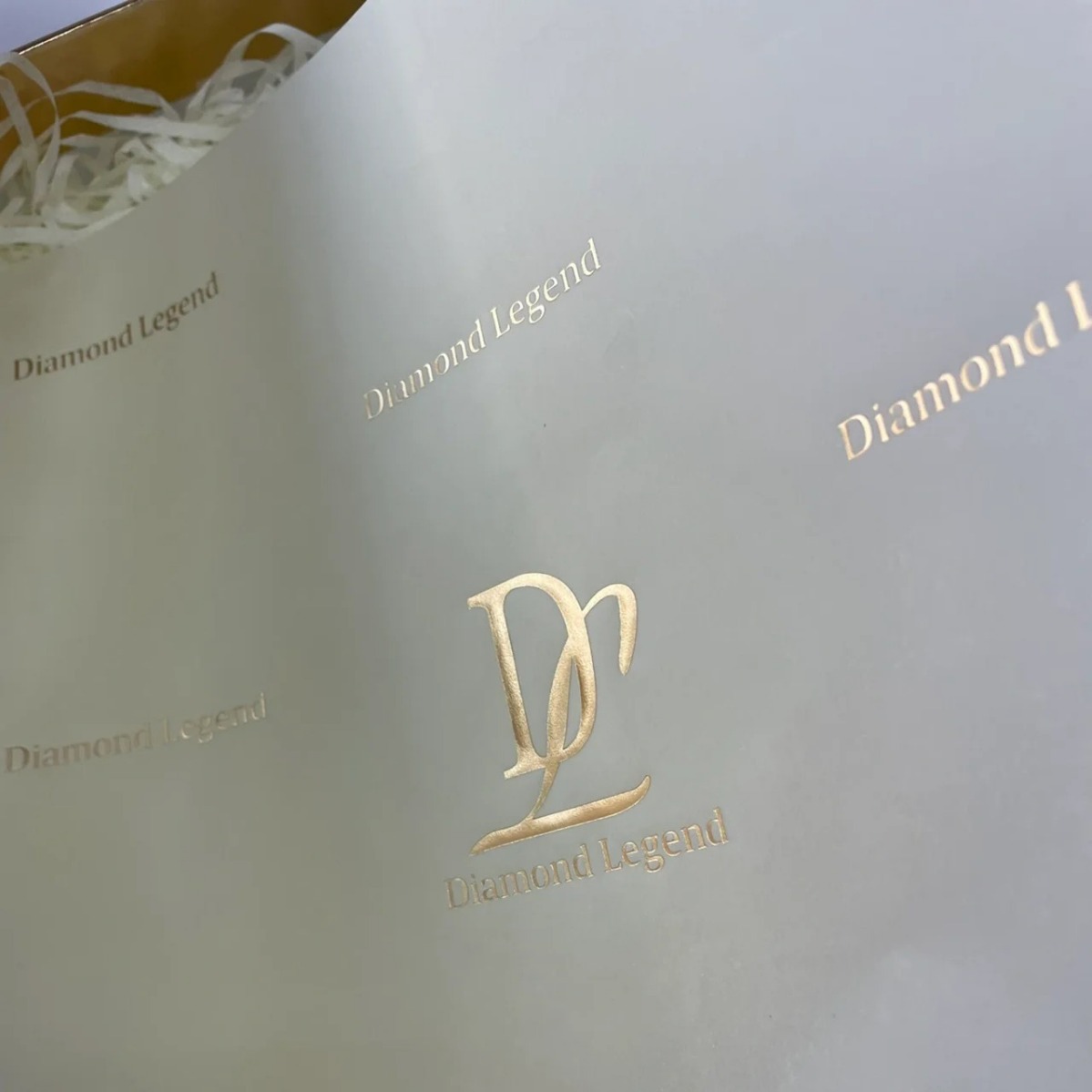 Butter paper printing logo bronzing sulfuric acid paper printing semi-transparent paper color printing liner paper silver packing box cushion paper