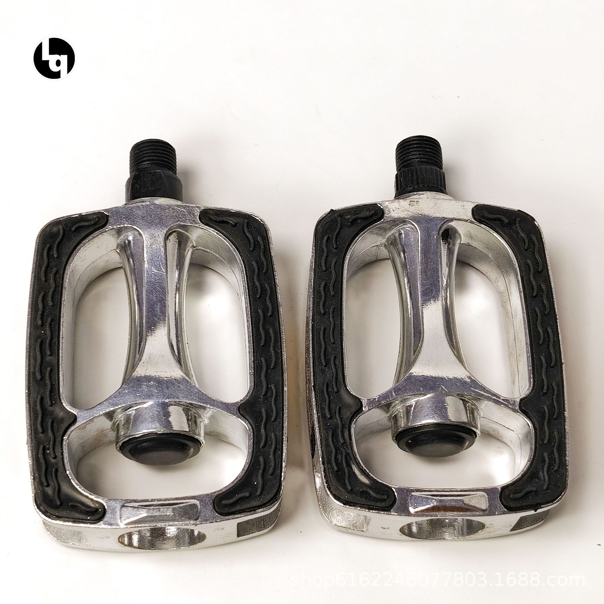 Mountain Bike Pedals, Imitation Aluminum Pedals, Enlarged and Widened Plastic Pedals, Non-Slip Pedals, Large Quantity and Good Price