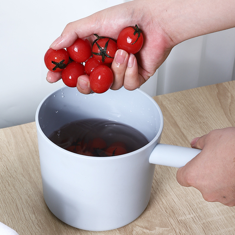 Plastic water spoon household kitchen thickened baby children bath water floating spoon water ladle wholesale bath water ladle