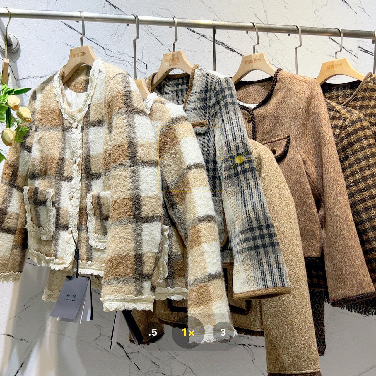 Mid-To-Classy Big-Name High-Quality Tail/Good Women's Clothing Shopping Mall Withdrawal Counter Discount Physical Live Broadcast Room Unique Product Cut Label