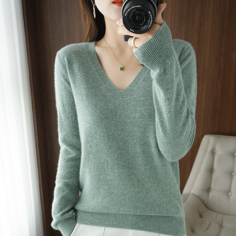 New Autumn and Winter Knitwear Women's V Neck Long-Sleeved Pullover Top Pure Color Korean Style Loose Bottoming Shirt Slimming Look Outer Wear Thin