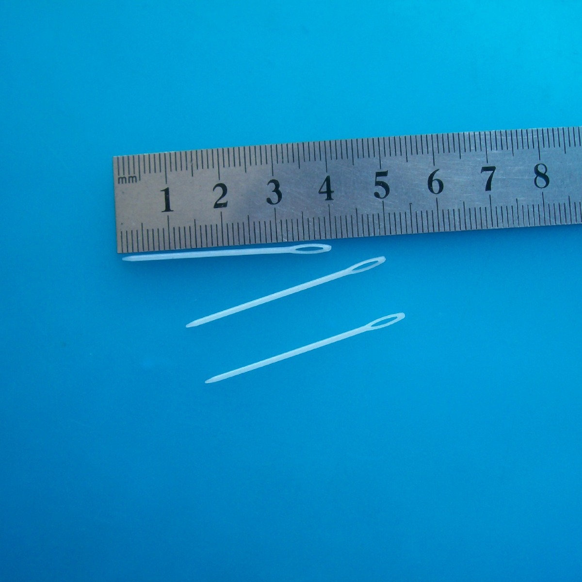 Fine plastic needle BN4.0, plastic embroidery needle, plastic beaded needle (manufacturer pin)