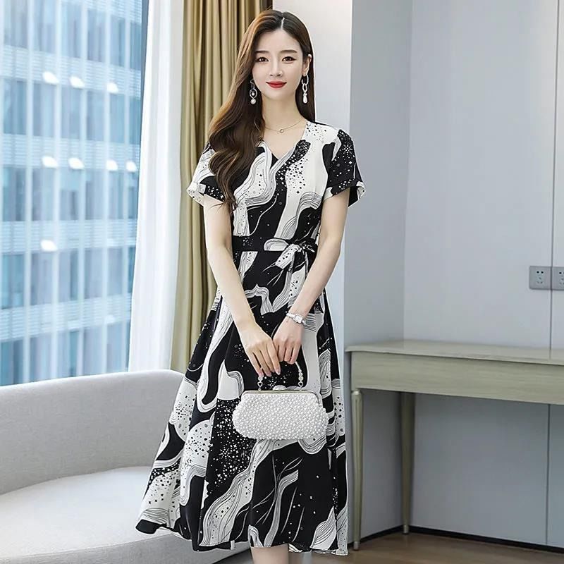 plus size chubby girl dress Women's New Korean-style Middle-aged Fashionable Age-reducing All-match Mid-length Loose plus size Women's Skirt