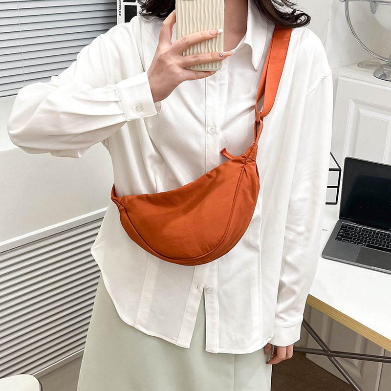 Fashion Casual Women's Crossbody Bag New Shoulder Bag Nylon Dumpling Bag Women's Shoulder Bag Simple Lightweight Small Cloth Bag