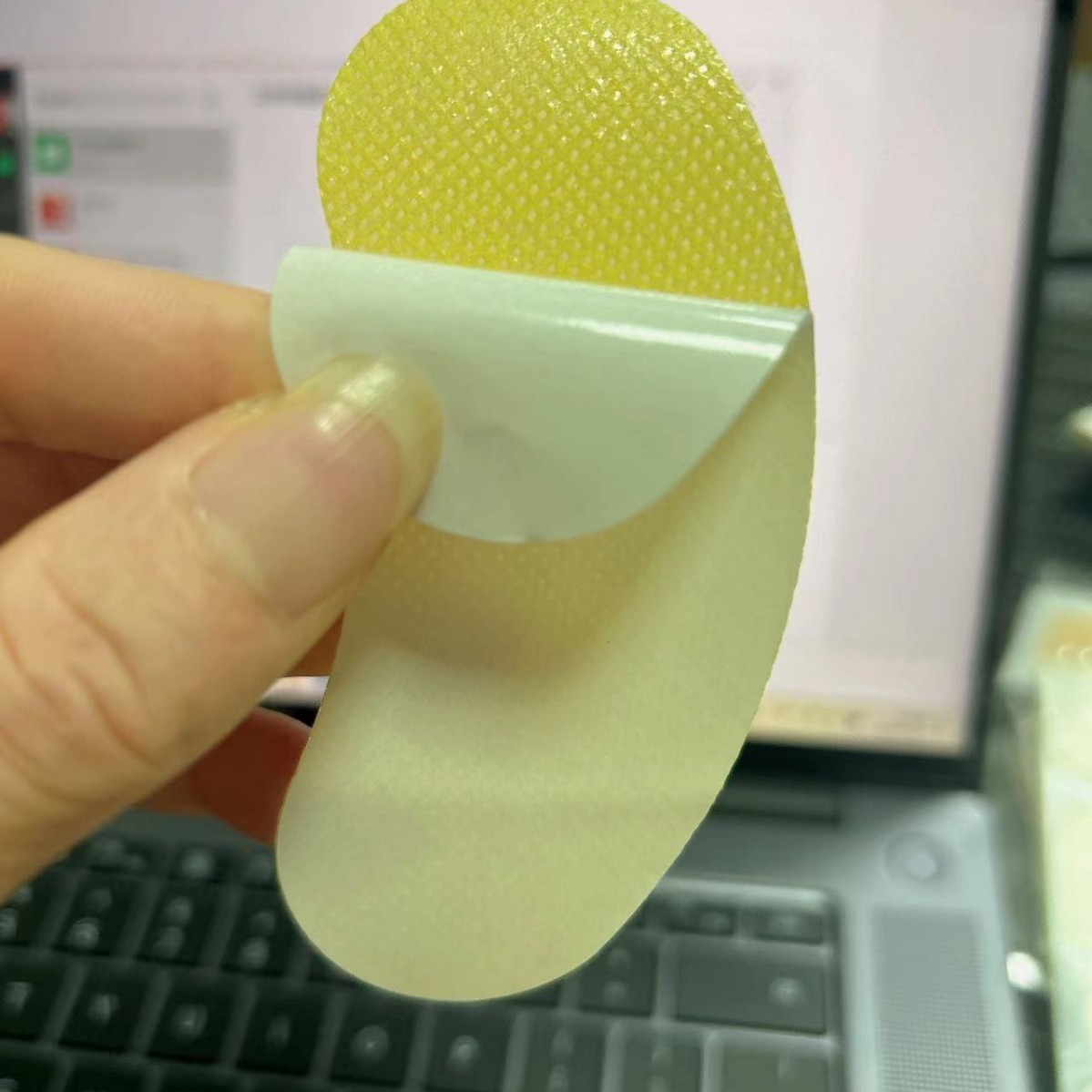 Deodorizing Magic Shoe Pads for Foot Odor, Basketball Shoe Odor Prevention, Odor Removal, Sweat-Absorbing Insoles with Fresh Scent, Disposable