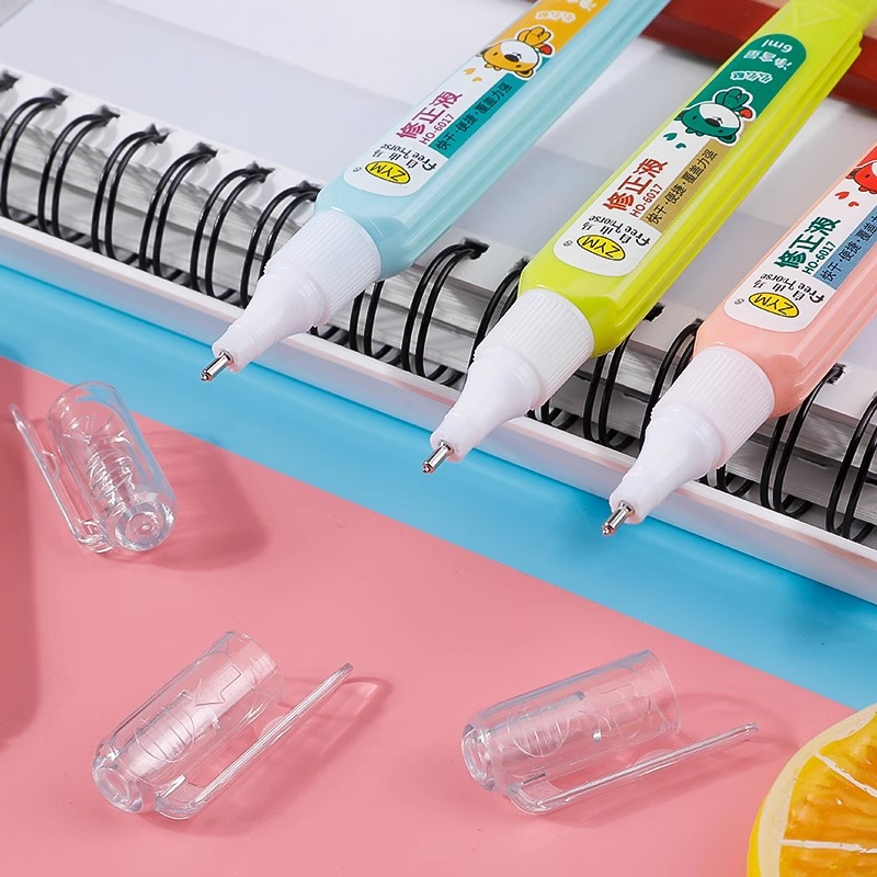 Free horse cartoon children's stationery correction fluid quick-drying white office pen-shaped student correction fluid 6ML