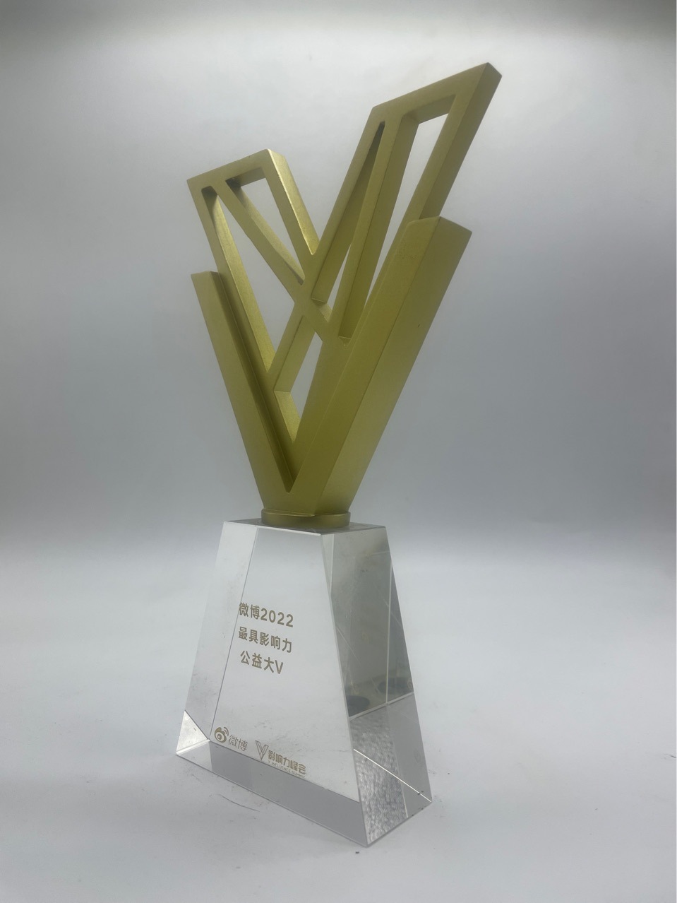 Color Trophy Electroplated Trophy Oxidized Trophy