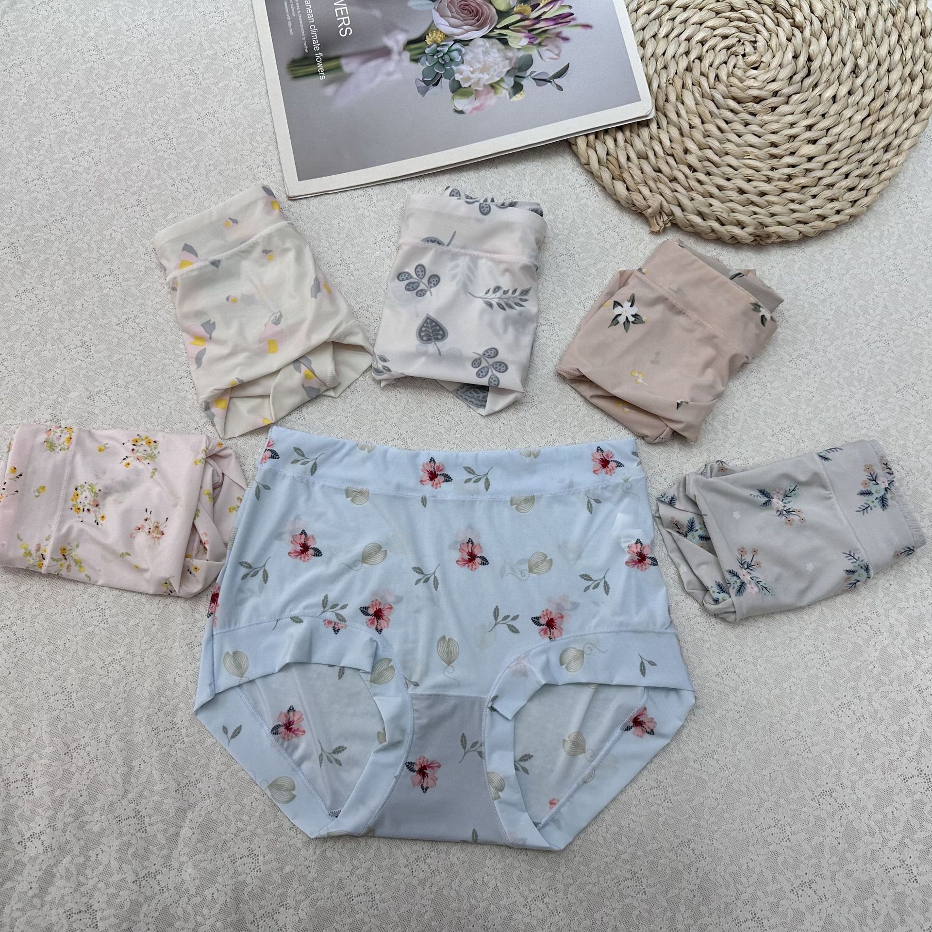 Factory Direct Sales Large Size Underwear Ice Silk Printed Graphene Bottom Crotch Quick-Drying Breathable Seamless High-Waisted Women's Briefs