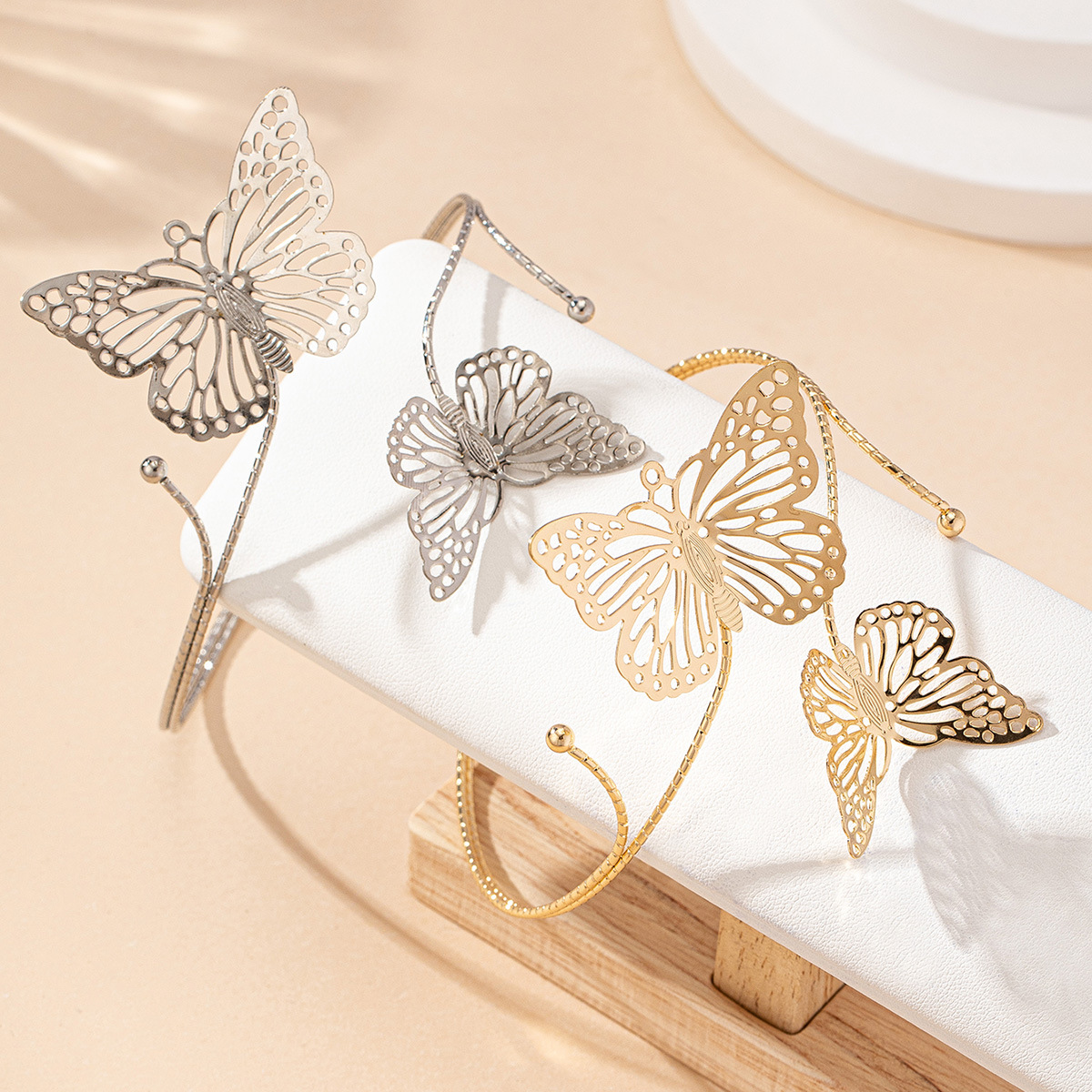 Europe and the United States cross-border new butterfly arm ring fashion personality design high sense cold wind jewelry daily party accessories