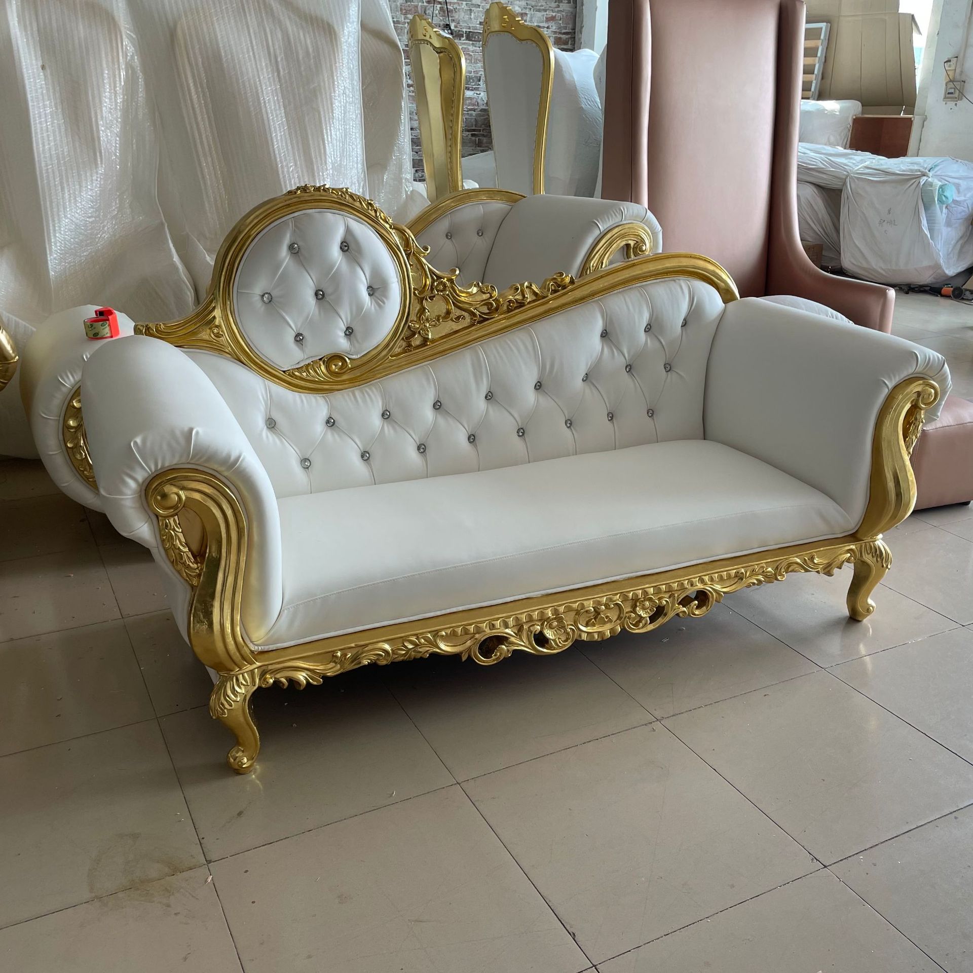 Factory wholesale European-style chaise lounge sofa wedding sofa hotel club lobby sofa