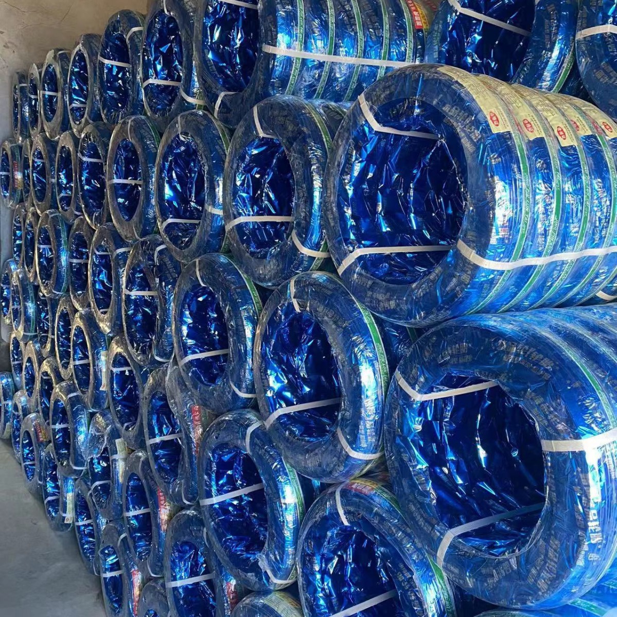 Factory sales Vibrato Tiger 300-10 vacuum 14x 2.50 electric car vacuum tire takeaway vacuum thickening