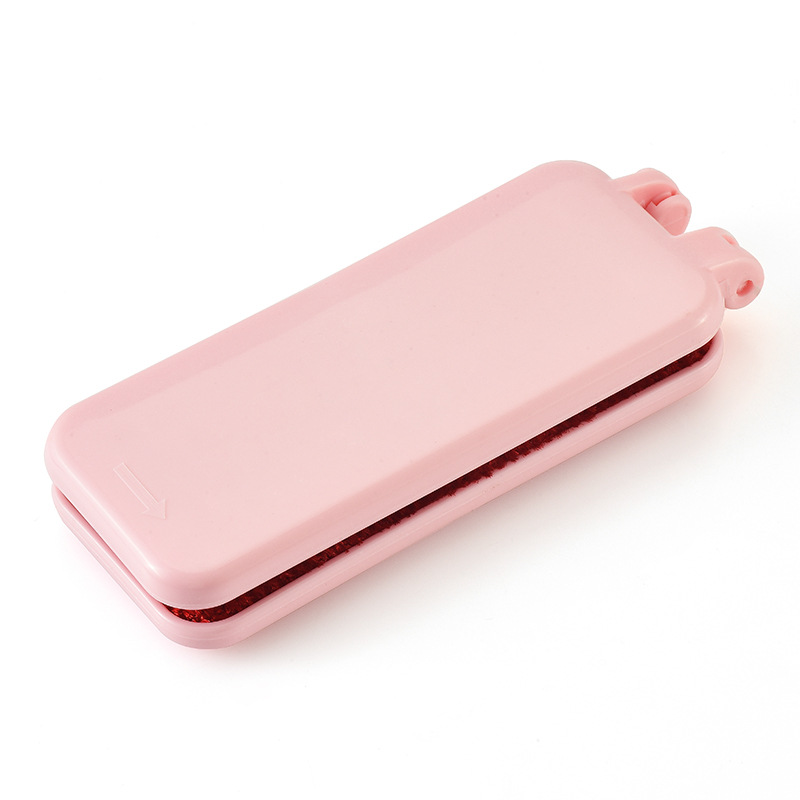 Factory Direct Sales Portable Clothing Electrostatic Dust Removal Brush Household Coat Shaver Double-Sided Folding Electrostatic Brush Hair Remover