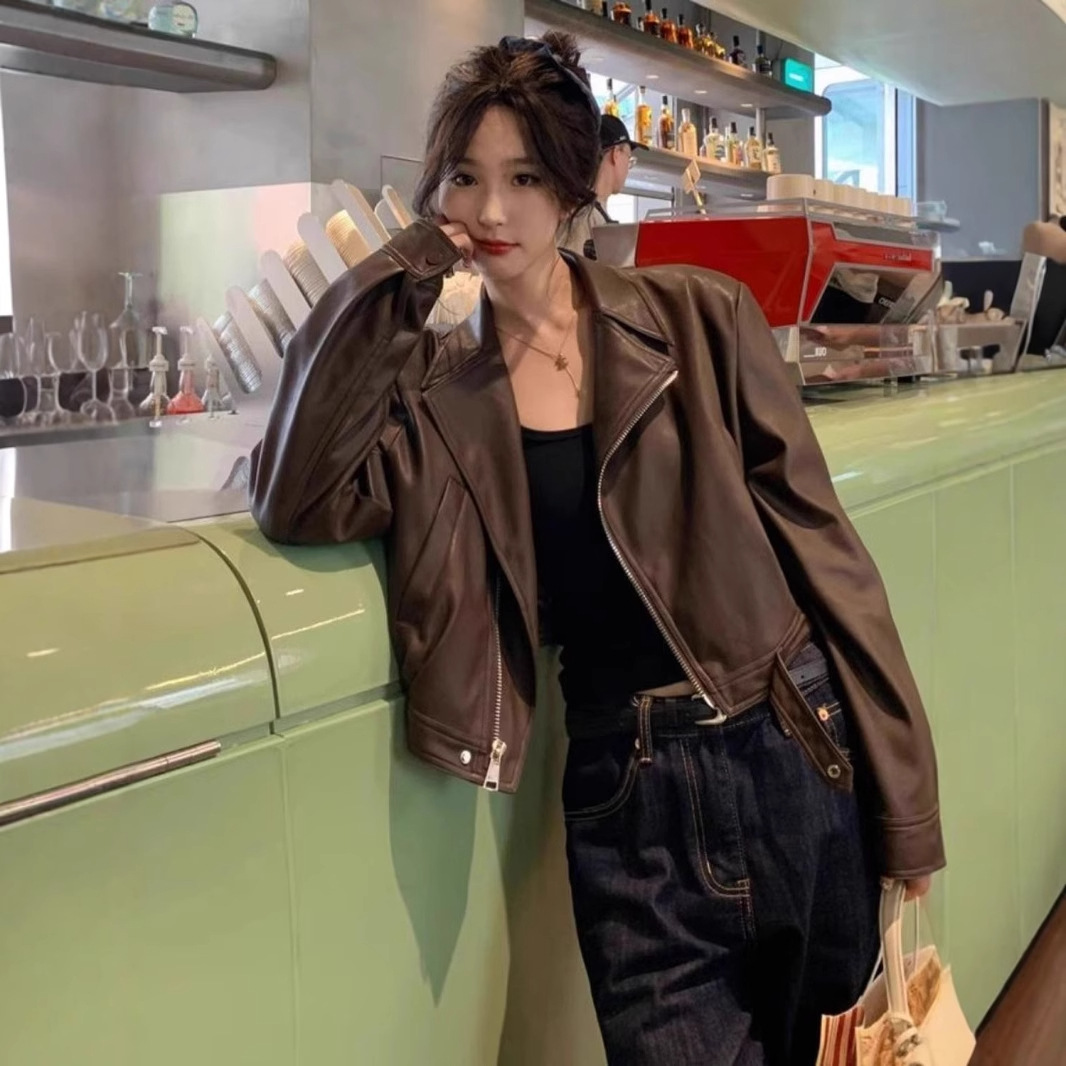 коричневое PU кожаное пальто женское короткое 2025 весна свободного кроя маленькое ретро гонщик жакет с длинным рукавом