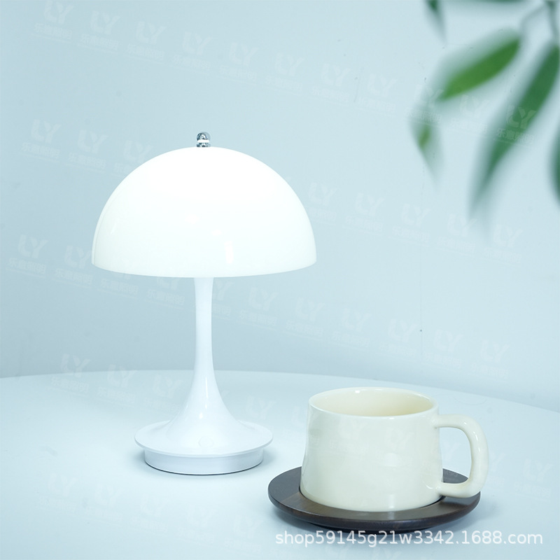Danish Modern Pantila Rechargeable Table Lamp Living Room Sofa Designer Simple Bedroom Study Mushroom Creative Table Lamp