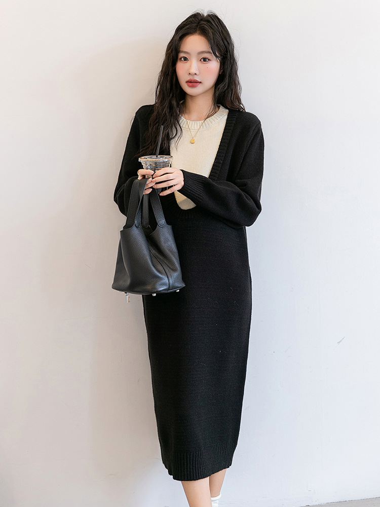 Autumn and Winter Pregnant Women's Skirt Korean-style Fake Two-piece Pregnant Women's Dress Loose plus size Long Pregnant Women's Sweater Casual Slimming