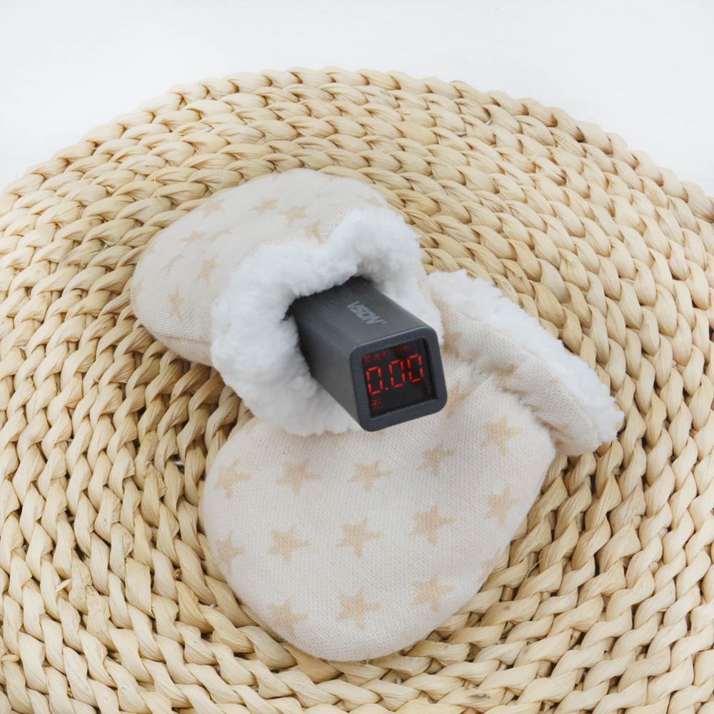 Baby Anti-Scratch Gloves, Thickened Newborn Gloves, Imitation Lamb Fleece, Warm Baby Protection for Autumn and Winter, Wholesale Thickened and Warm