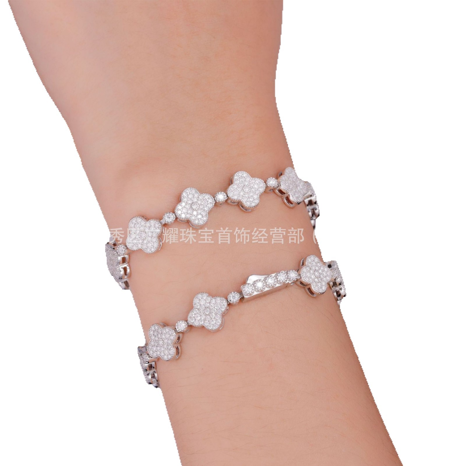 Fashionable S925 Silver Inlaid Moissanite Four-Leaf Clover Bracelet Niche Design Accessible Luxury Women's Bracelet
