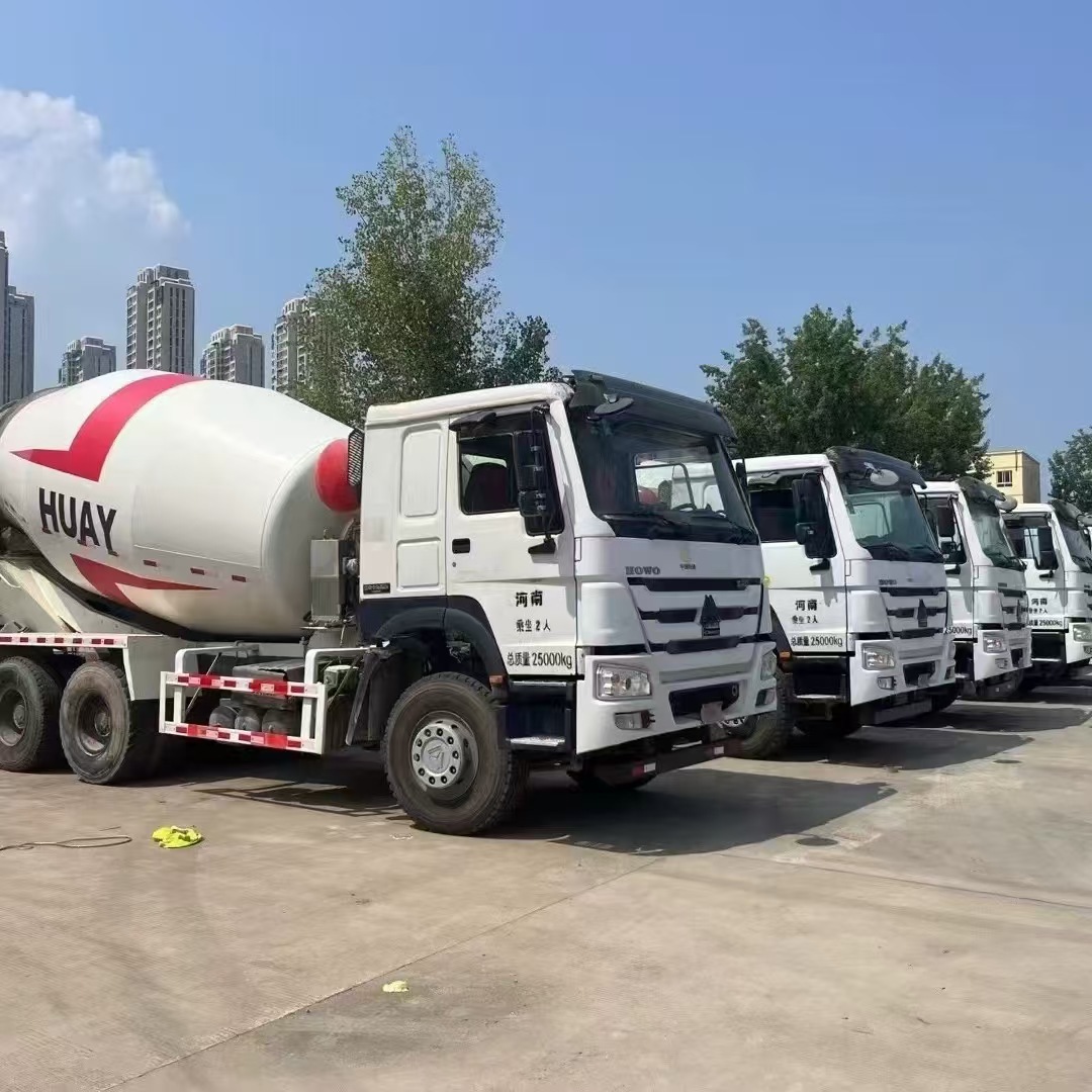 Cross-Border Export of Sinotruk Howo Rear Eight-Wheel Mixing Tank 15 Cubic Meter Concrete Mixer Truck 371--375 Horsepower