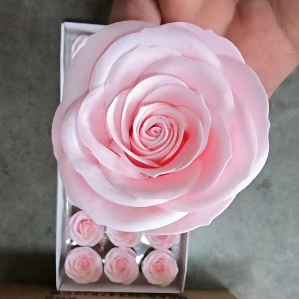 Креативный подарок для любимого пробуждающая роза мыльный цветок большой головка букета упаковка материала оптовая прямая продажа