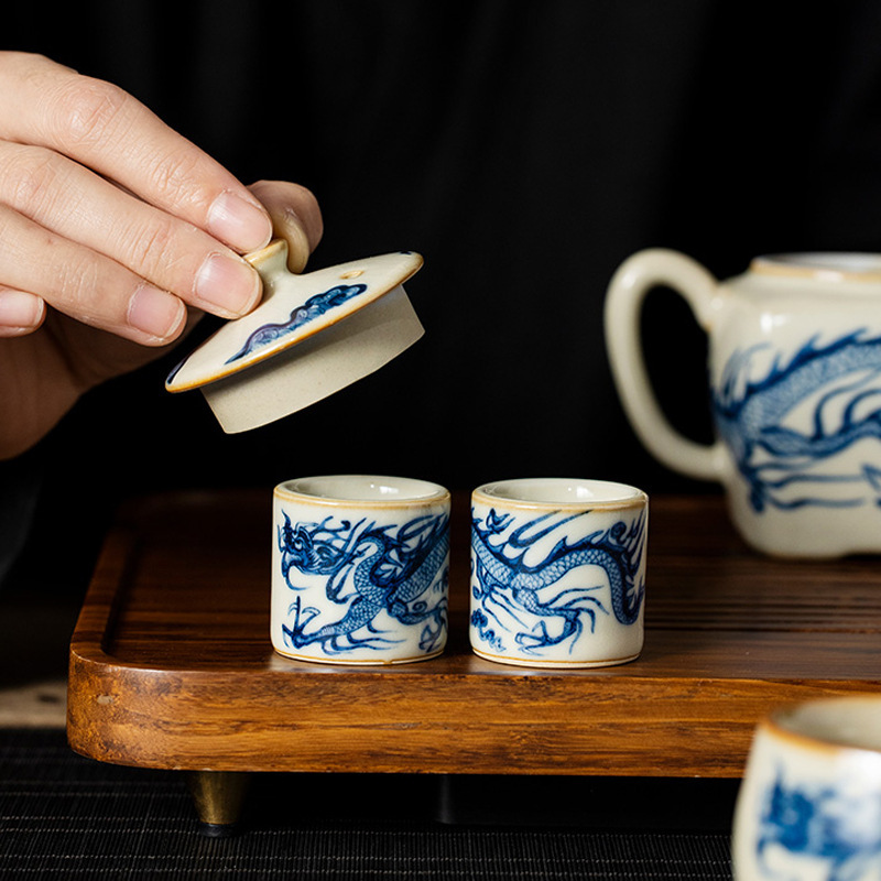 beige ru kiln yuan blue and white dragon pattern wrench cover cover cover creative kung fu tea set tea ceremony accessories tea leakage storage rack
