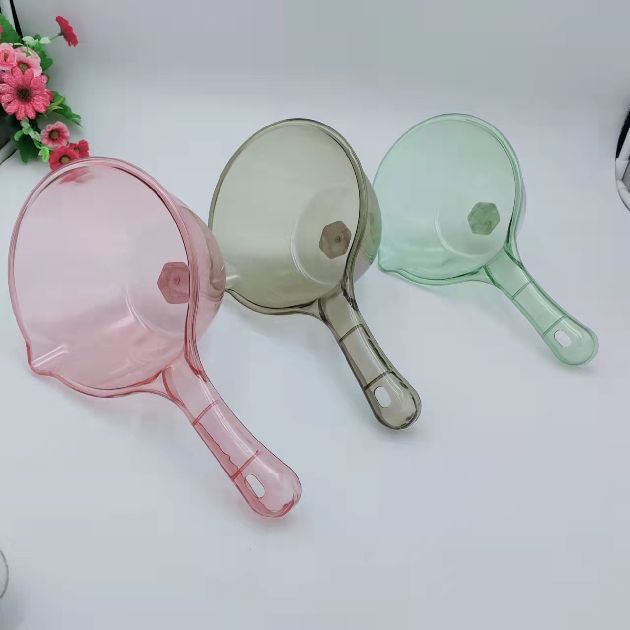 Factory supply plastic transparent water scoop can be hung water scoop thick not easy to break Crystal Scoop