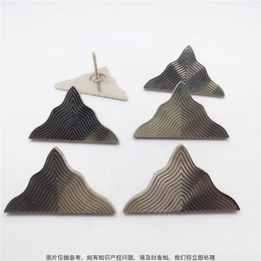 Fujian Triangle Sign Manufacturer Long Screw Sign Light Gold Trademark High-Gloss Nameplate Private Furniture Nameplate