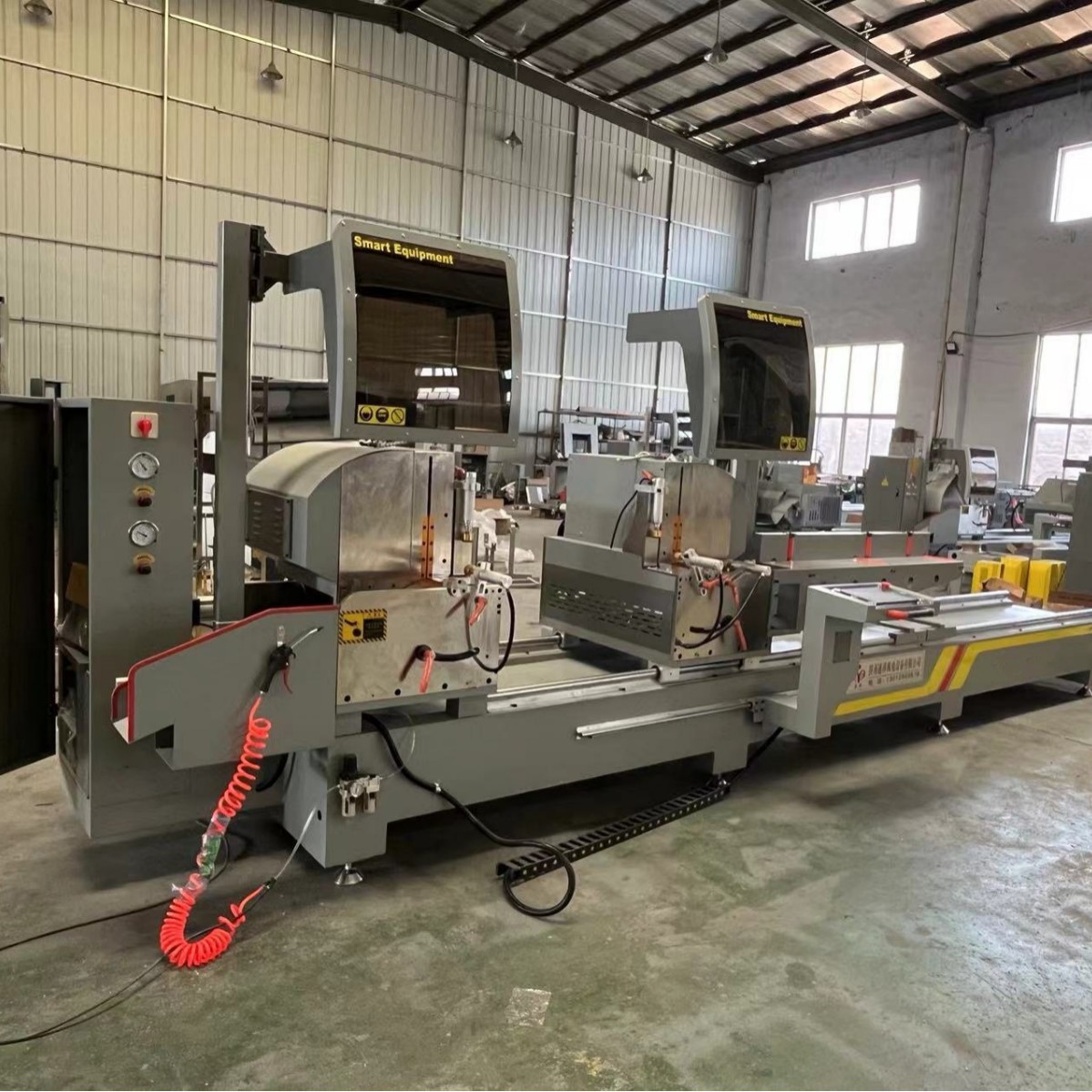 Aluminum Profile Cnc Double-Head Precision Cutting Saw Broken Bridge Aluminum Door and Window Cutting Saw Digital Display Precision Cutting Saw