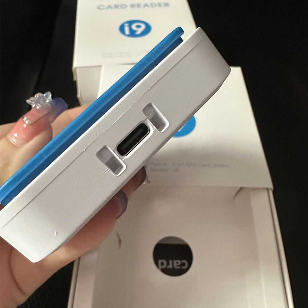 Magnetic Stripe Card Ic Card Nfc Swipe Card Three-In-One Card Reader Mobile Payment Mpos Bluetooth Communication Encryption Provided Sdk