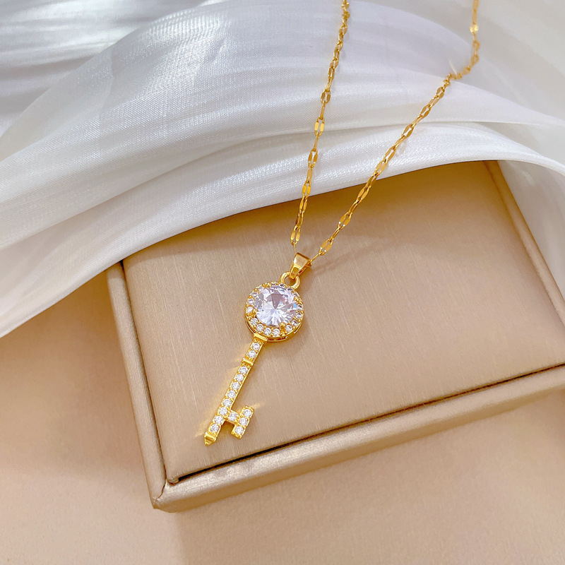 [Titanium Steel] Zircon Key Light Luxury Gorgeous Full Diamond Necklace Female Internet Celebrity Easiest for Match Clavicle Chain Titanium Steel Chain